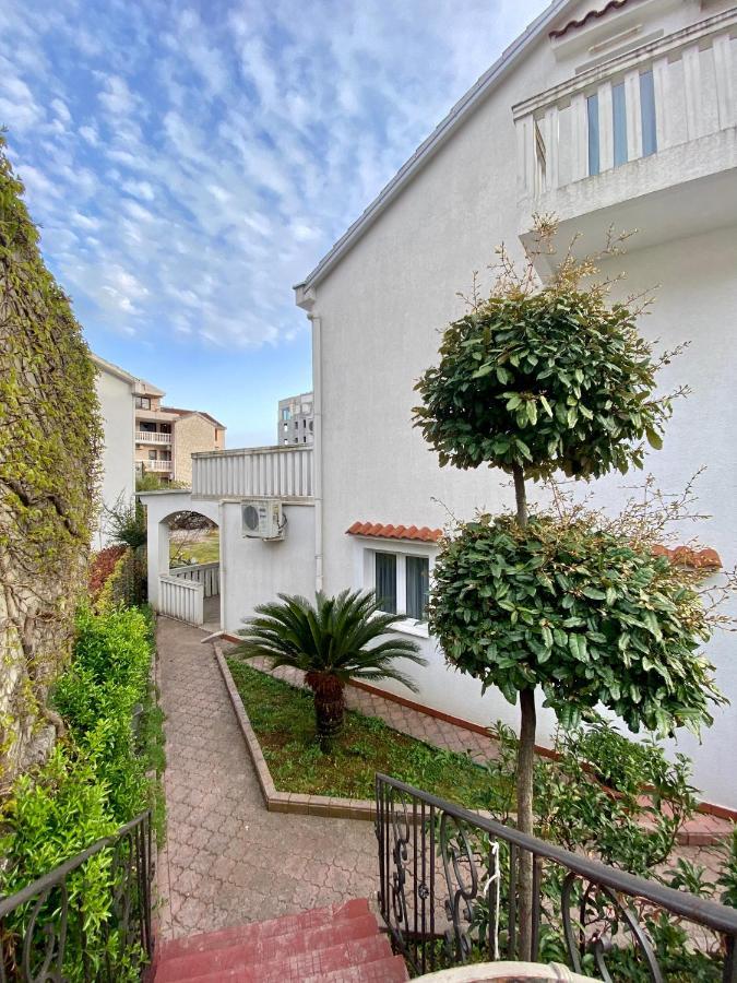 Guest house Vila Monte *