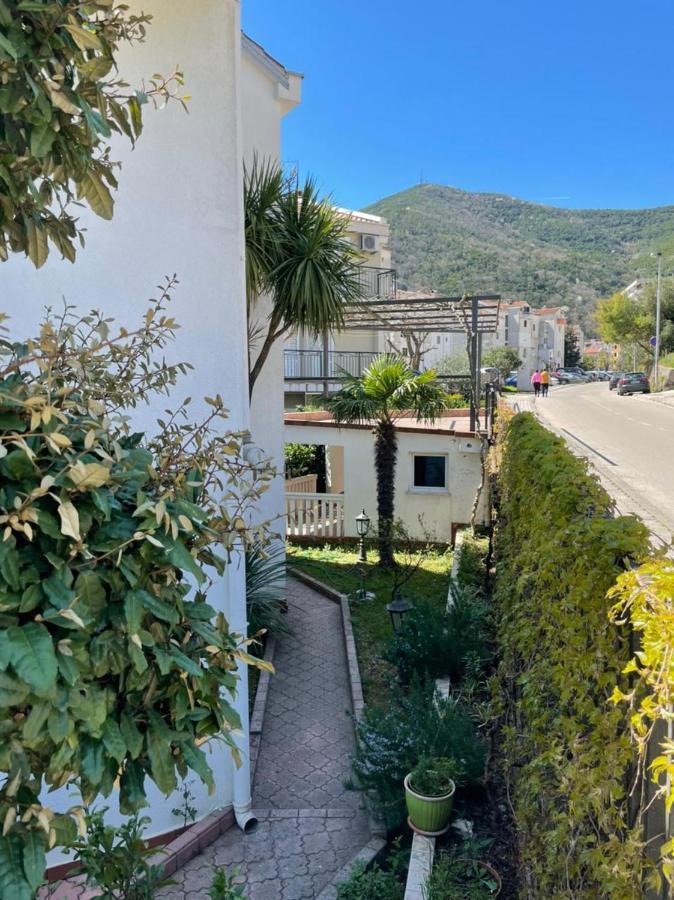 Guest house Vila Monte *
